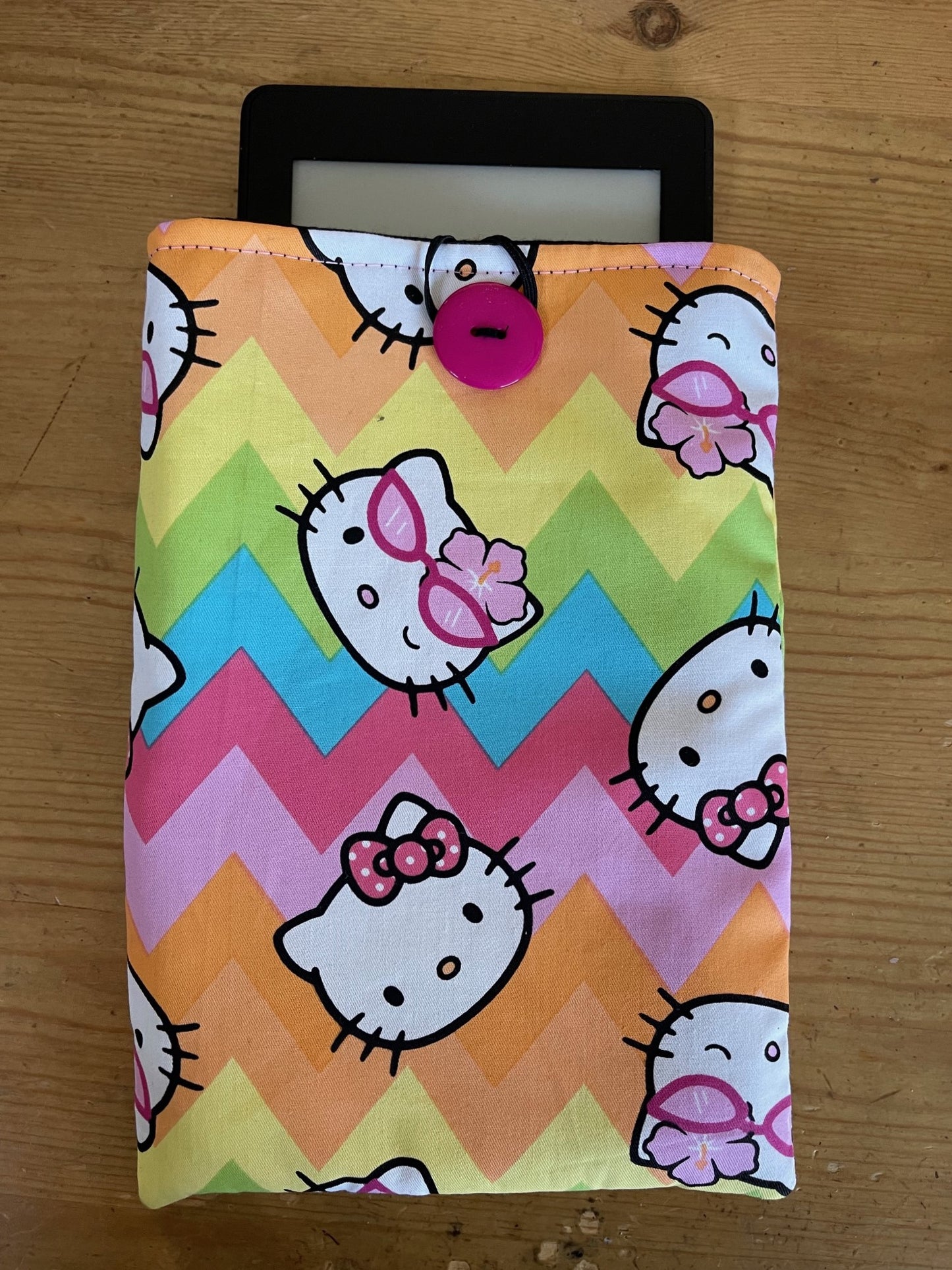 HELLO KITTY CHEVRON KINDLE SLEEVE Padded Pouch fits 6" 7" Models