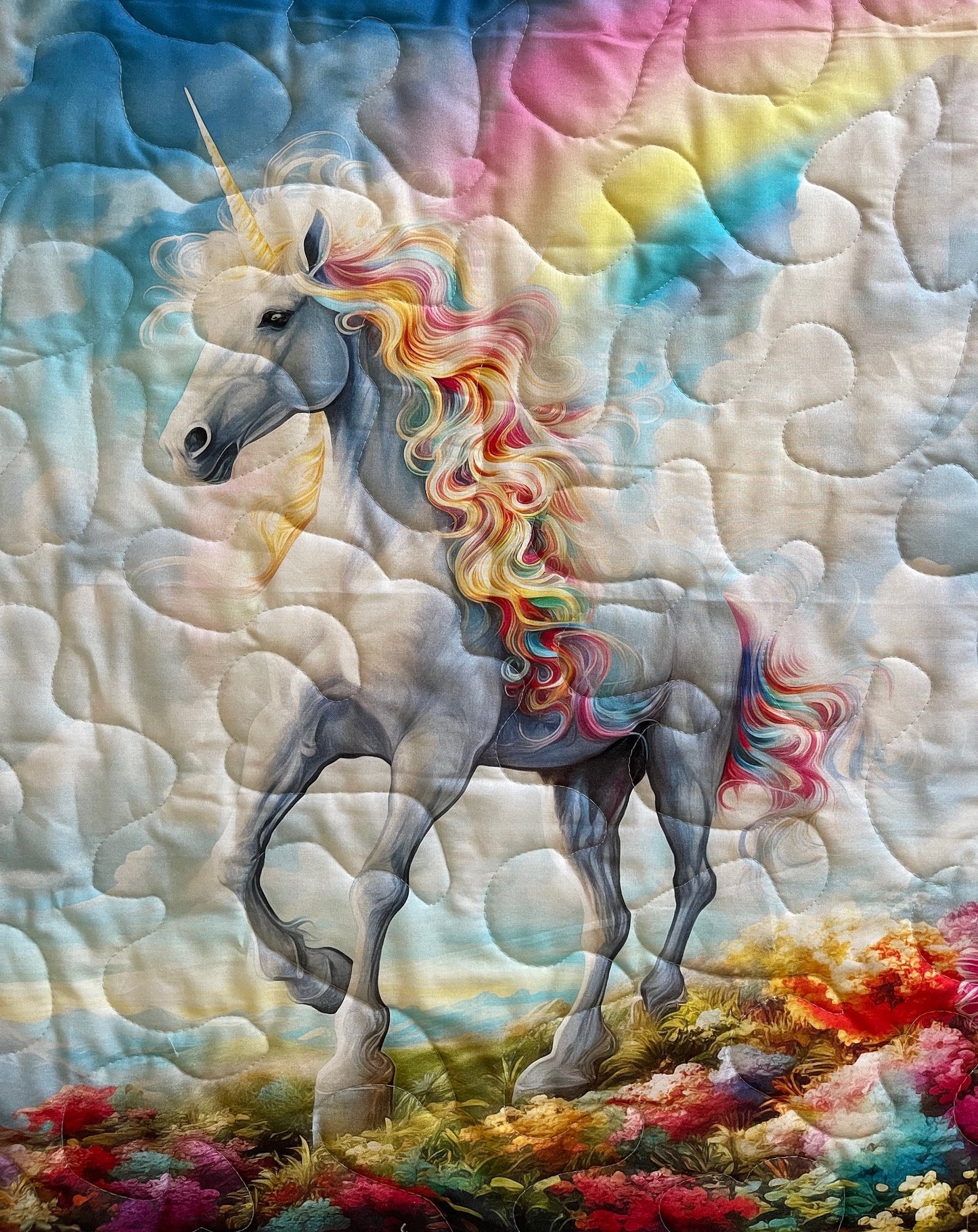 BEAUTIFUL UNICORN END OF THE RAINBOW QUILTED BLANKET WITH SHIMMERY GLITTER BACKING FABRIC