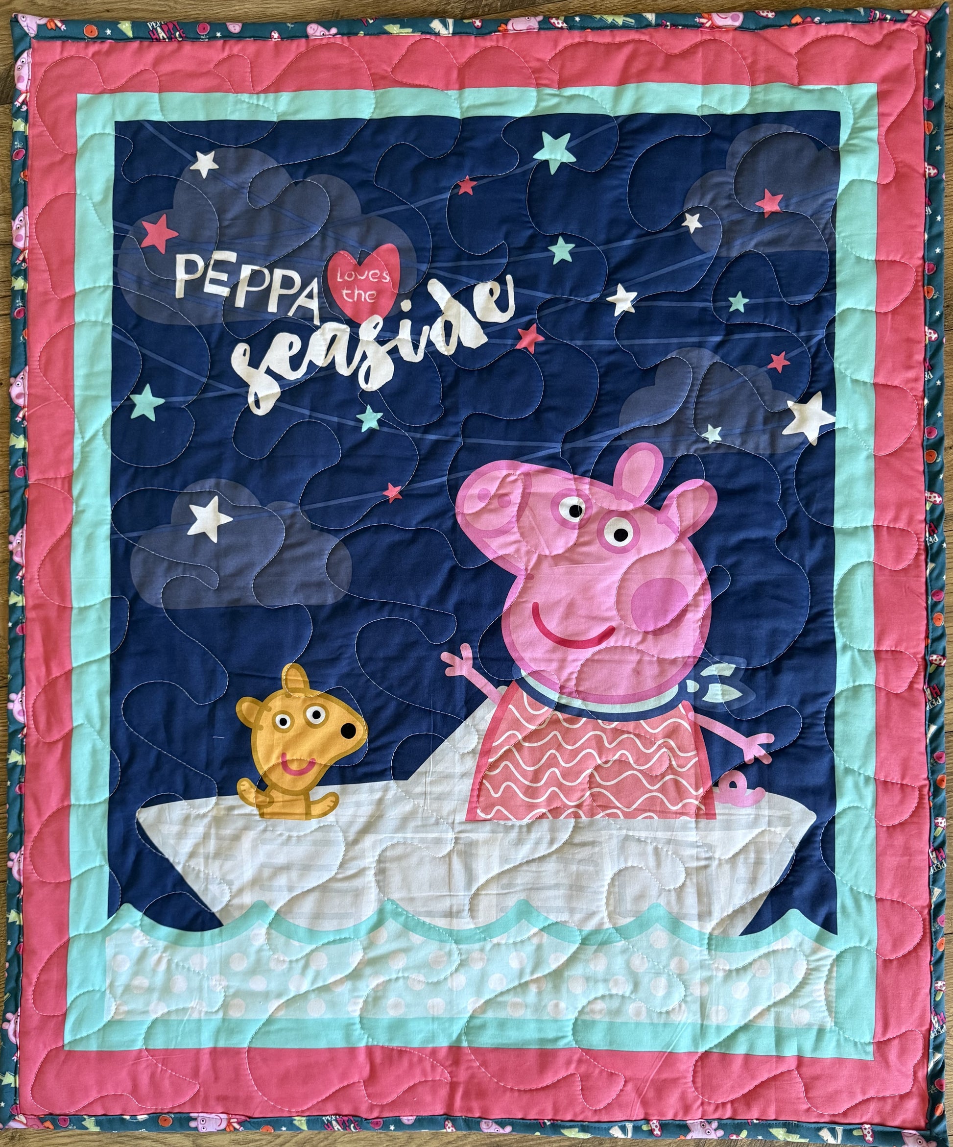 PEPPA PIG CARTOON Inspired PEPPA LOVES THE SEASIDE Quilted Blanket