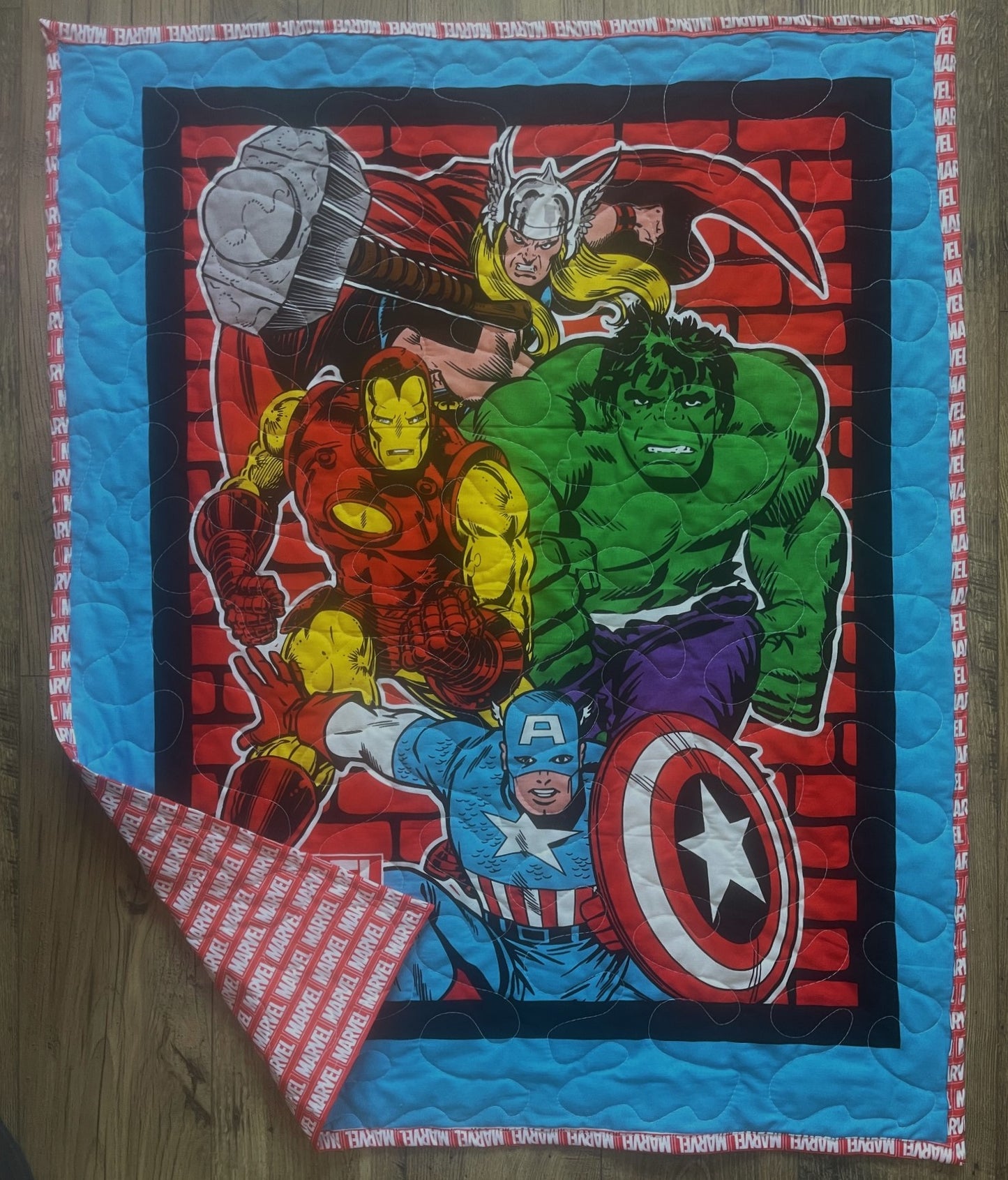 SUPERHEROES QUILTED BLANKET