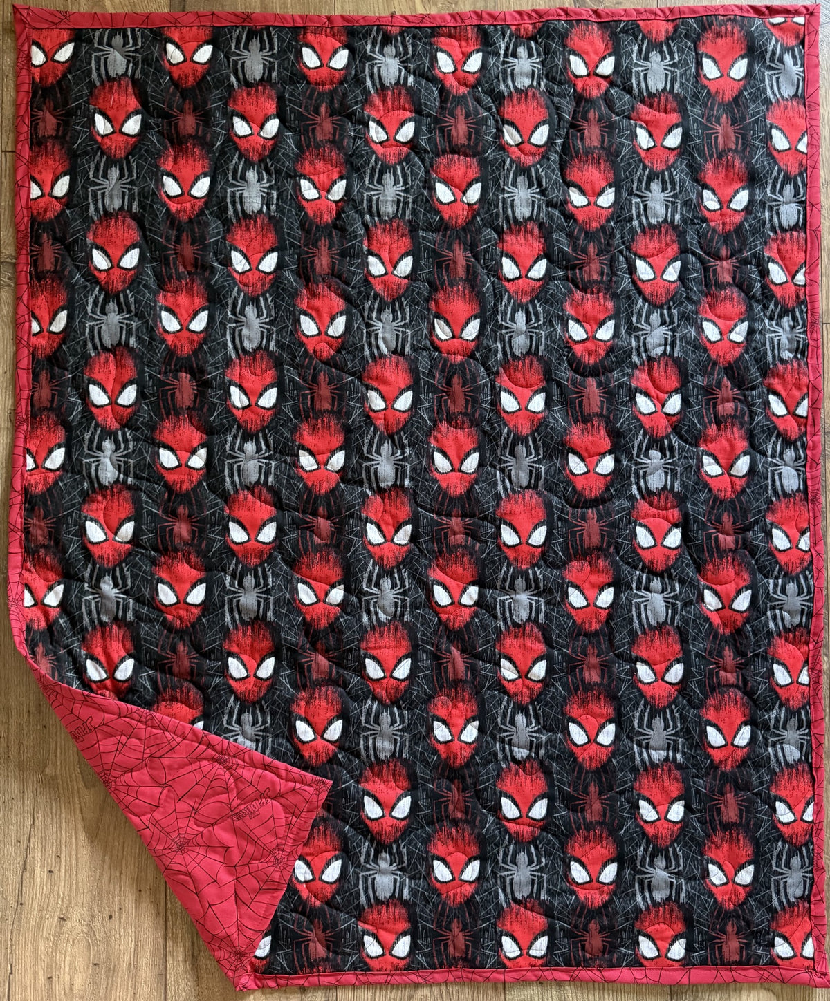 THE AMAZING SPIDER-MAN REVERSIBLE QUILTED BLANKET (Copy)
