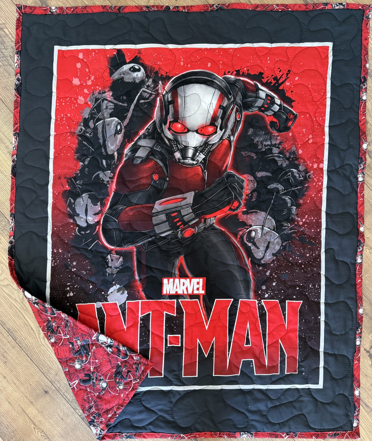 SUPERHERO ANT-MAN REVERSIBLE Quilted Blanket