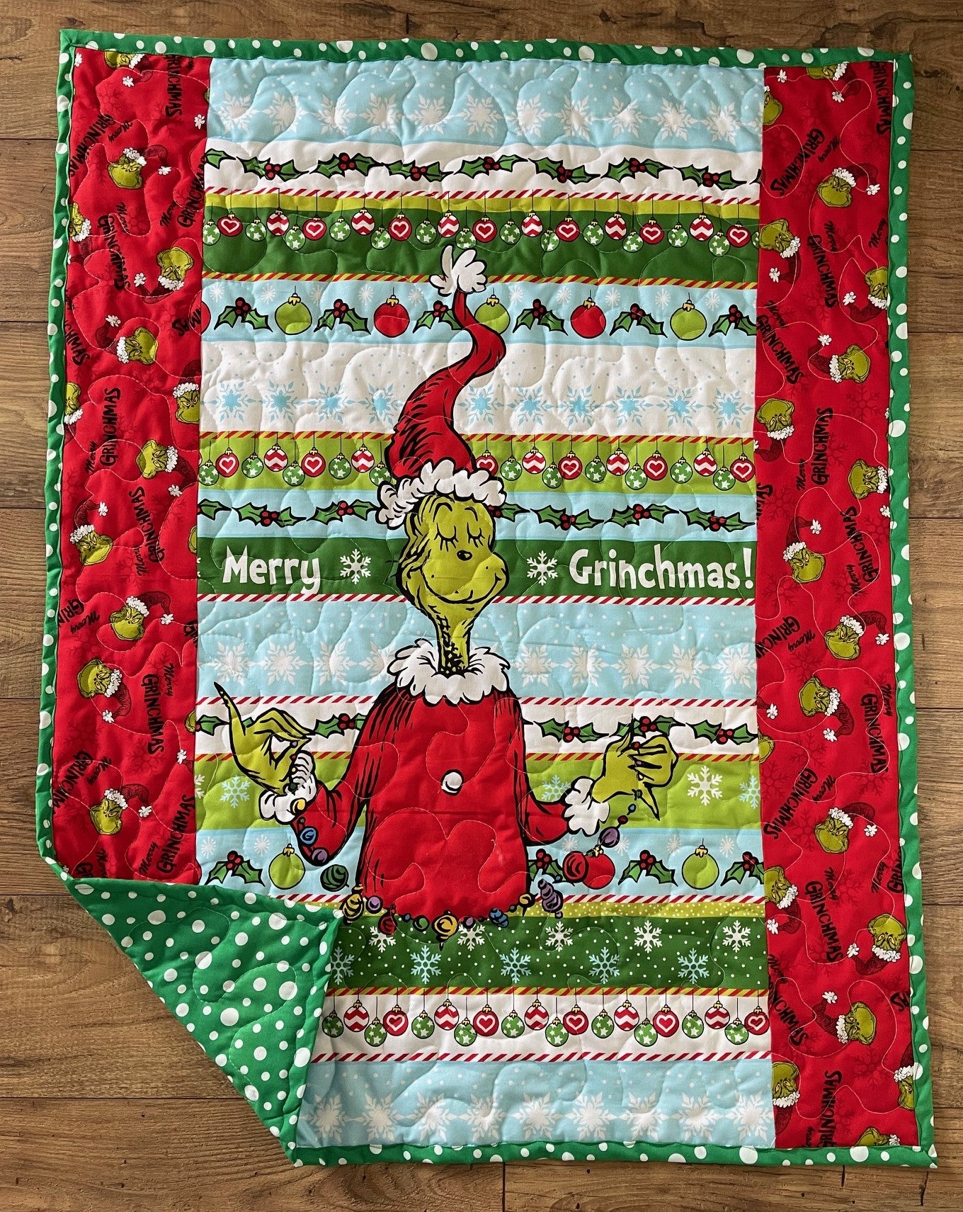HOW THE GRINCH STOLE CHRISTMAS Inspired Quilted Blanket MERRY GRINCHMAS!