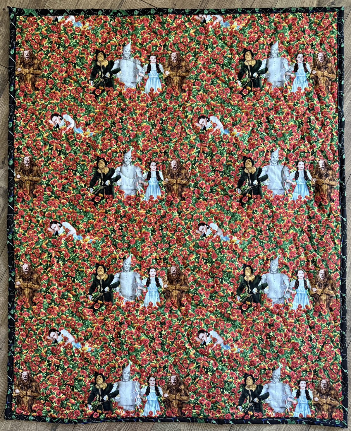 WIZARD OF OZ MOVIE, DOROTHY, TOTO, SCARECROW, TINMAN & COWARDLY LION IN THE POPPIES Inspired Reversible Quilted Blanket