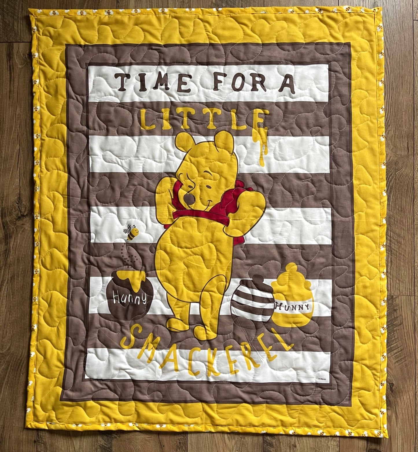 WINNIE THE POOH *TIME FOR A LITTLE SMACKEREL* HUNNY POTS & HONEYBEES Inspired Quilted Blanket