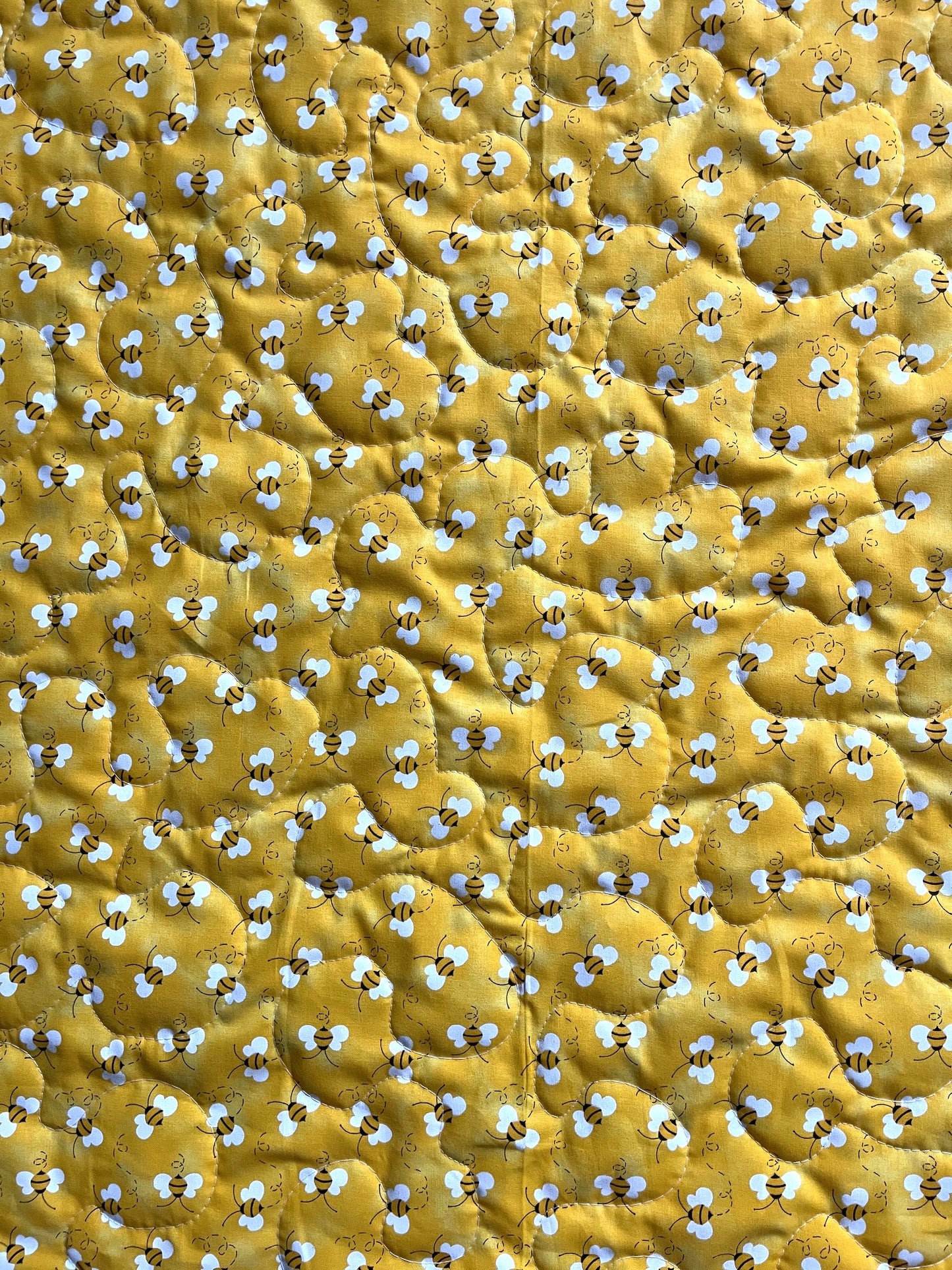 WINNIE THE POOH *TIME FOR A LITTLE SMACKEREL* HUNNY POTS & HONEY BEES Inspired Quilted Blanket