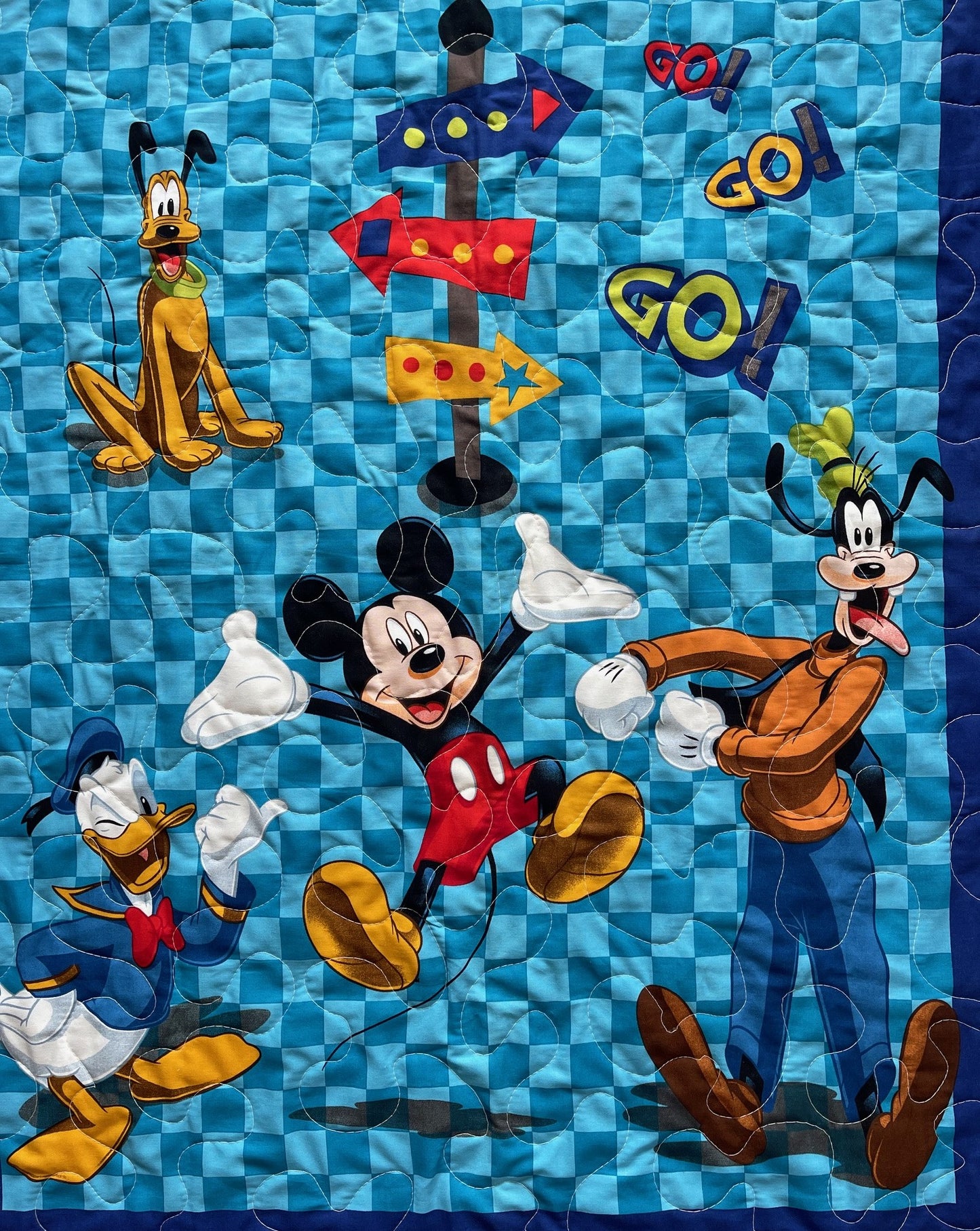 GO GO GO MICKEY, PLUTO, GOOFY, DONALD DUCK QUILTED BLANKET