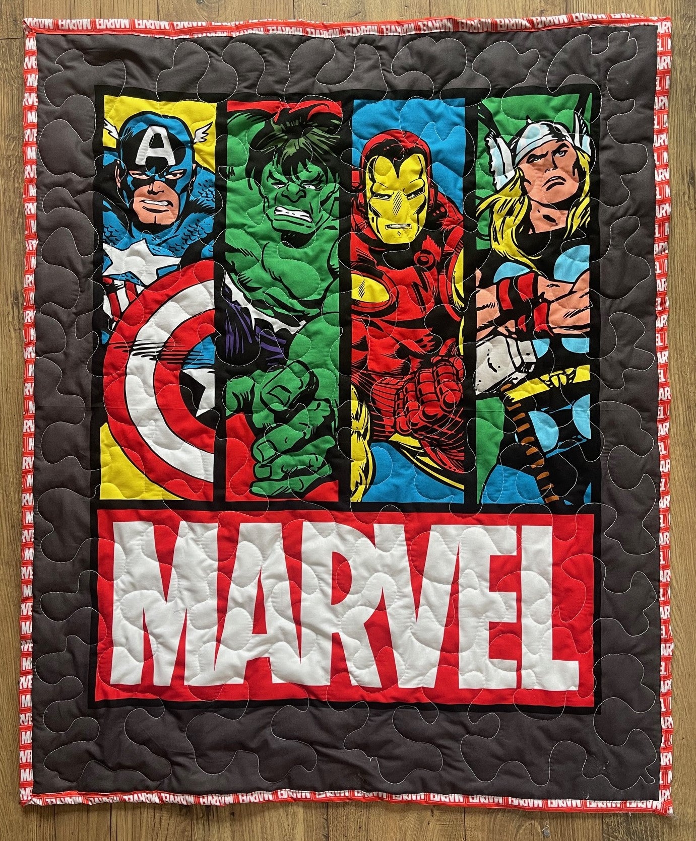 MARVEL SUPERHEROES AVENGERS THOR, THE HULK, IRON MAN, CAPTAIN AMERICA Inspired Quilted Blanket