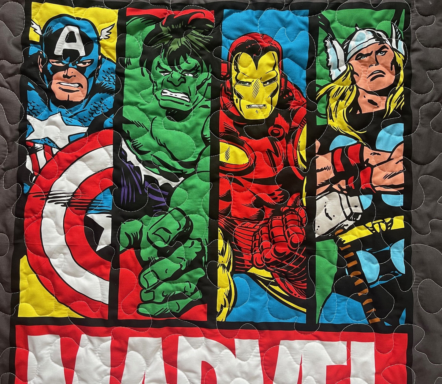 MARVEL SUPERHEROES AVENGERS THOR, THE HULK, IRON MAN, CAPTAIN AMERICA Inspired Quilted Blanket