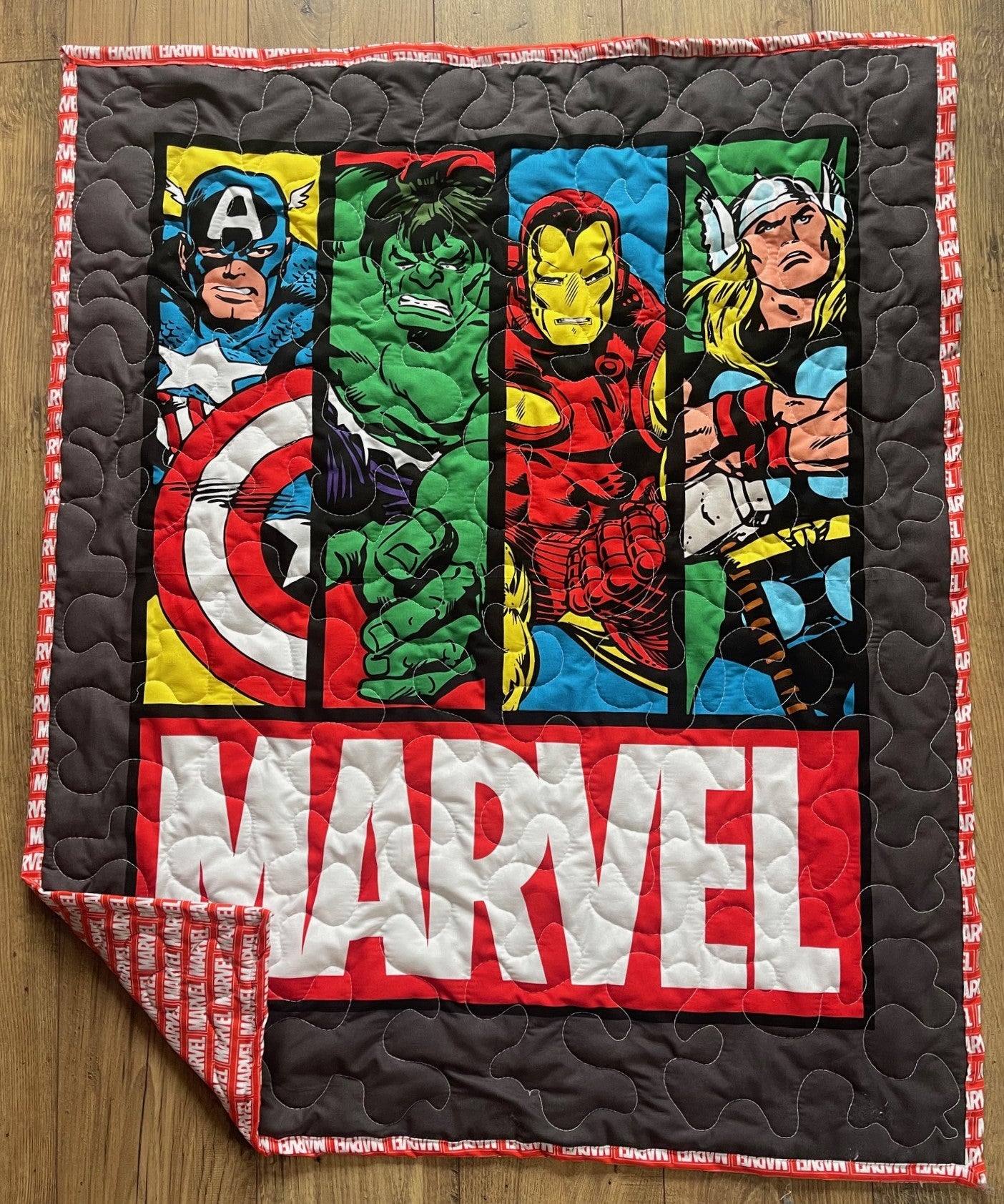 MARVEL SUPERHEROES AVENGERS THOR, THE HULK, IRON MAN, CAPTAIN AMERICA Inspired Quilted Blanket