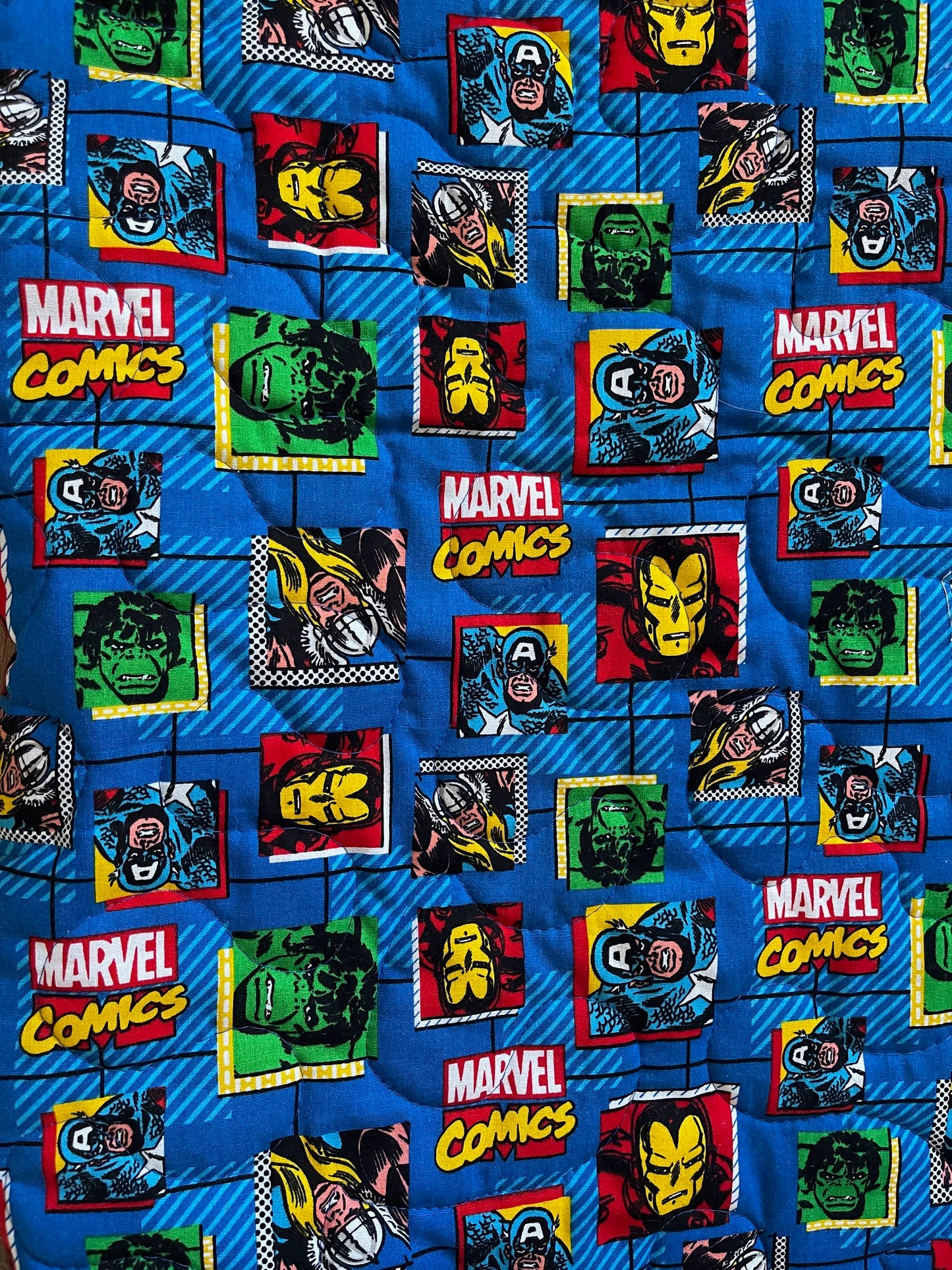 MARVEL SUPERHEROES AVENGERS ASSEMBLE BLACK WIDOW, HAWKEYE, THOR, THE HULK, IRON MAN, CAPTAIN AMERICA Inspired Quilted Blanket
