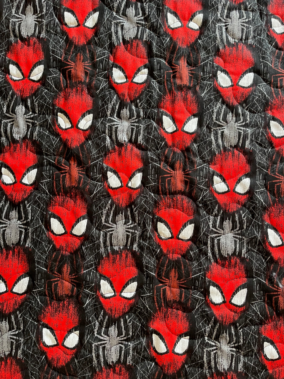 THE AMAZING SPIDER-MAN REVERSIBLE QUILTED BLANKET