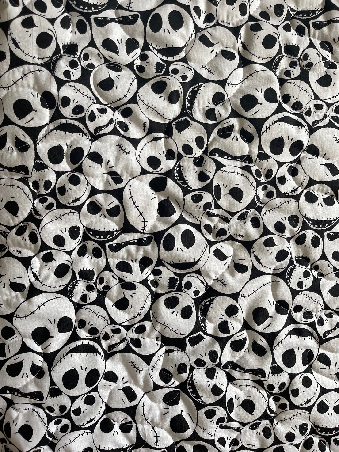 NIGHTMARE BEFORE CHRISTMAS JACK IS BACK GLOWS IN THE DARK QUILTED BLANKET