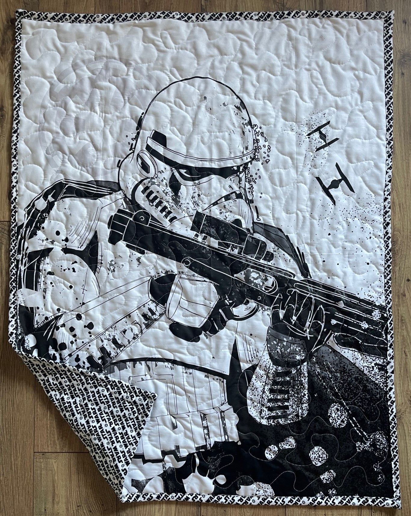 STAR WARS STORMTROOPER QUILTED BLANKET WITH SOFT FLANNEL BACKING