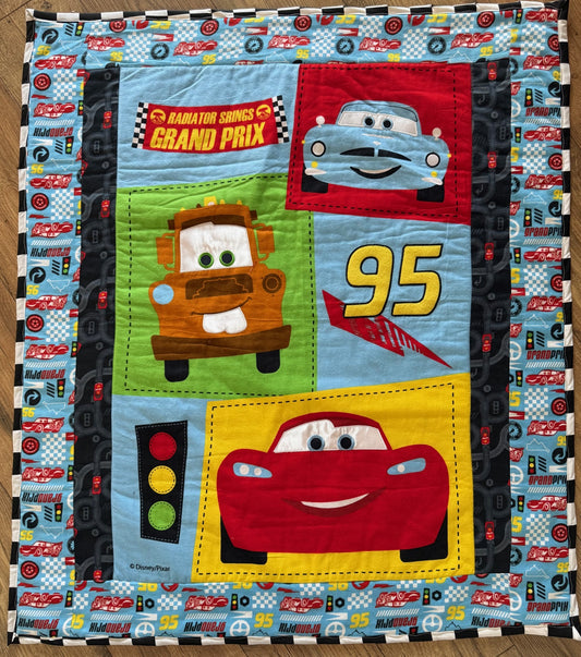 CARS LIGHTNING MC QUEEN 95, MATER & FINN Mc MISSLE RADIATOR SPRINGS GRAND PRIX INSPIRED Flannel Blanket