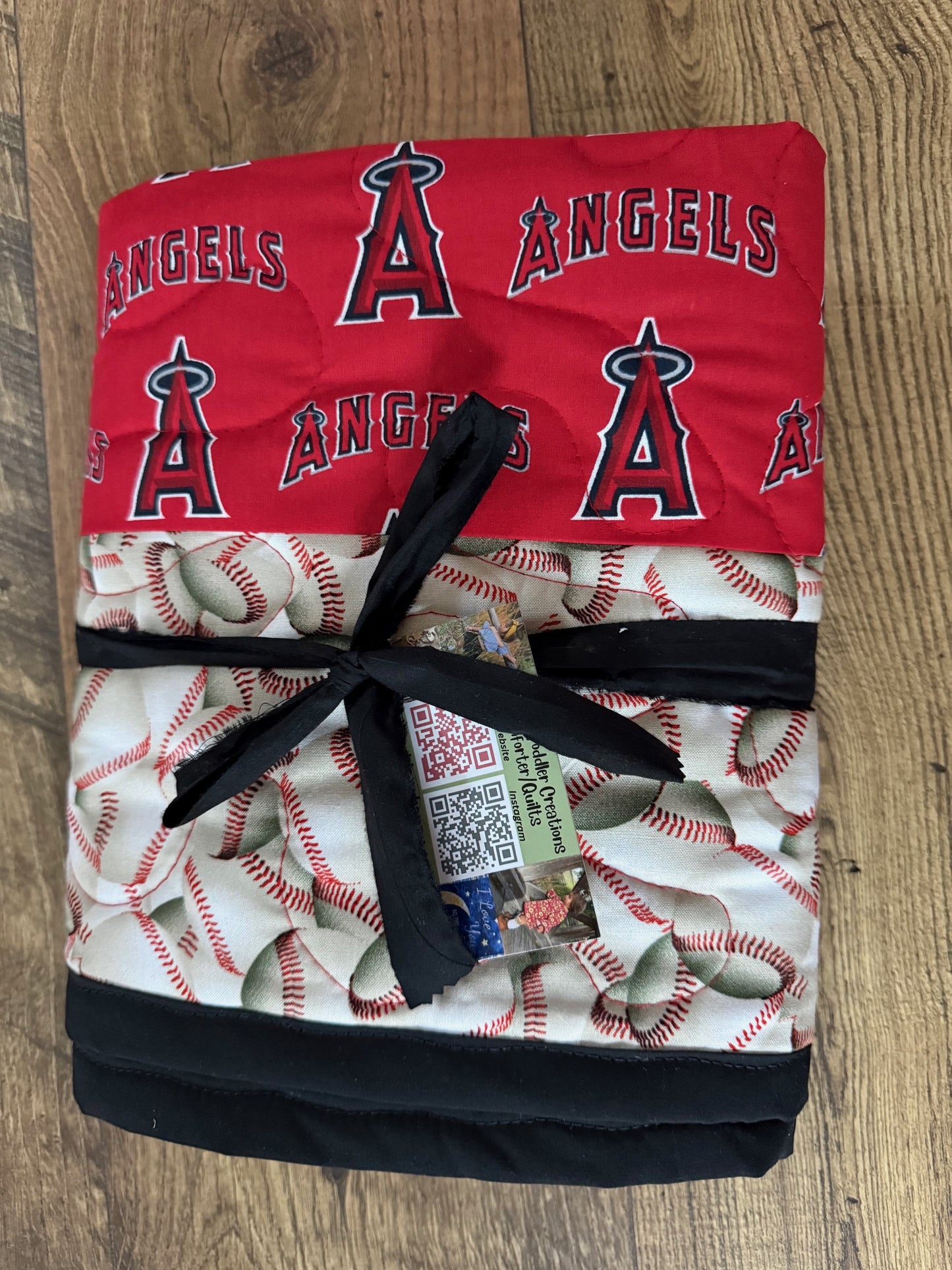 ANAHEIM ANGELS BASEBALL QUILTED BLANKET