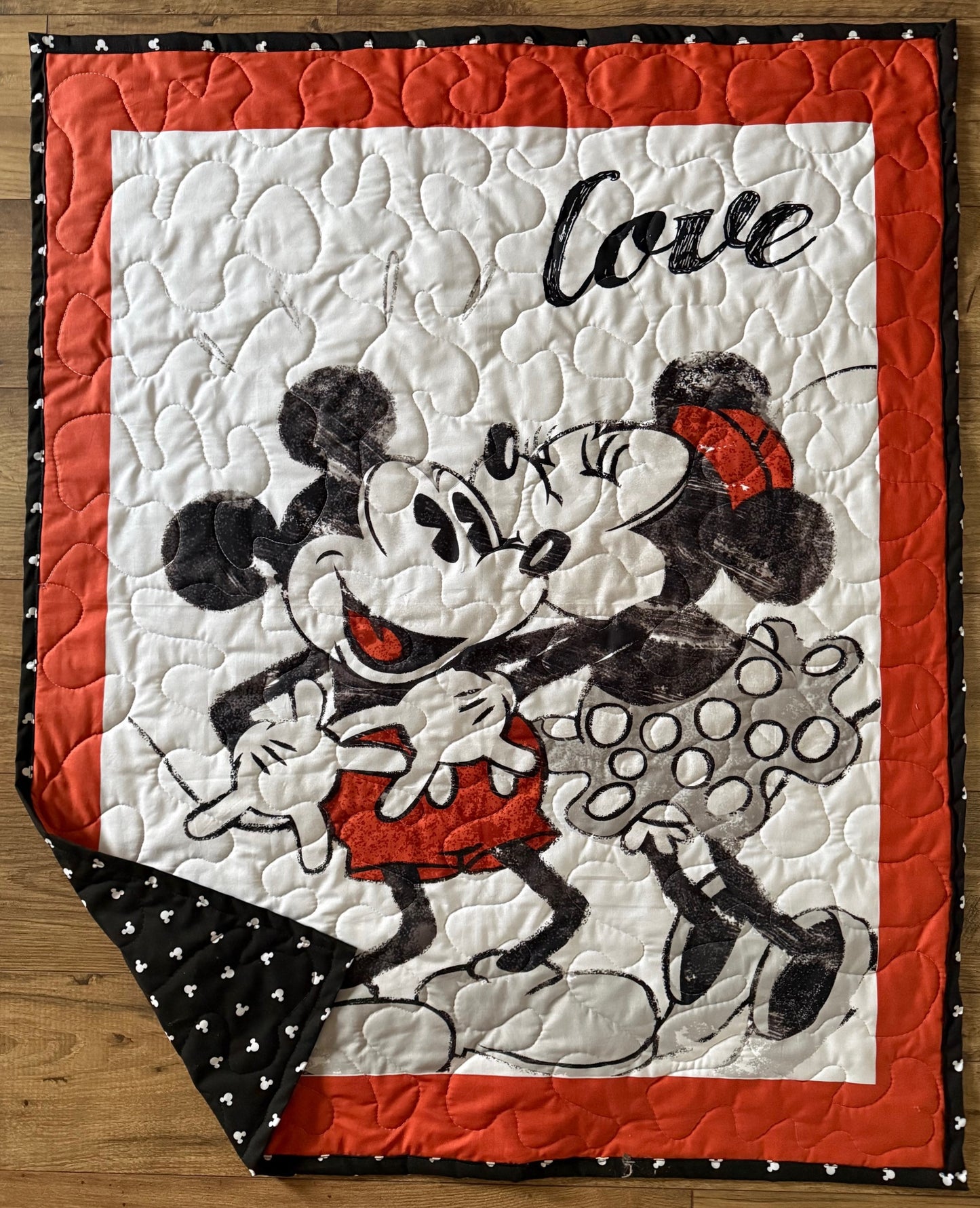 MICKEY MOUSE & MINNIE MOUSE *LOVE* Inspired Quilted Blanket