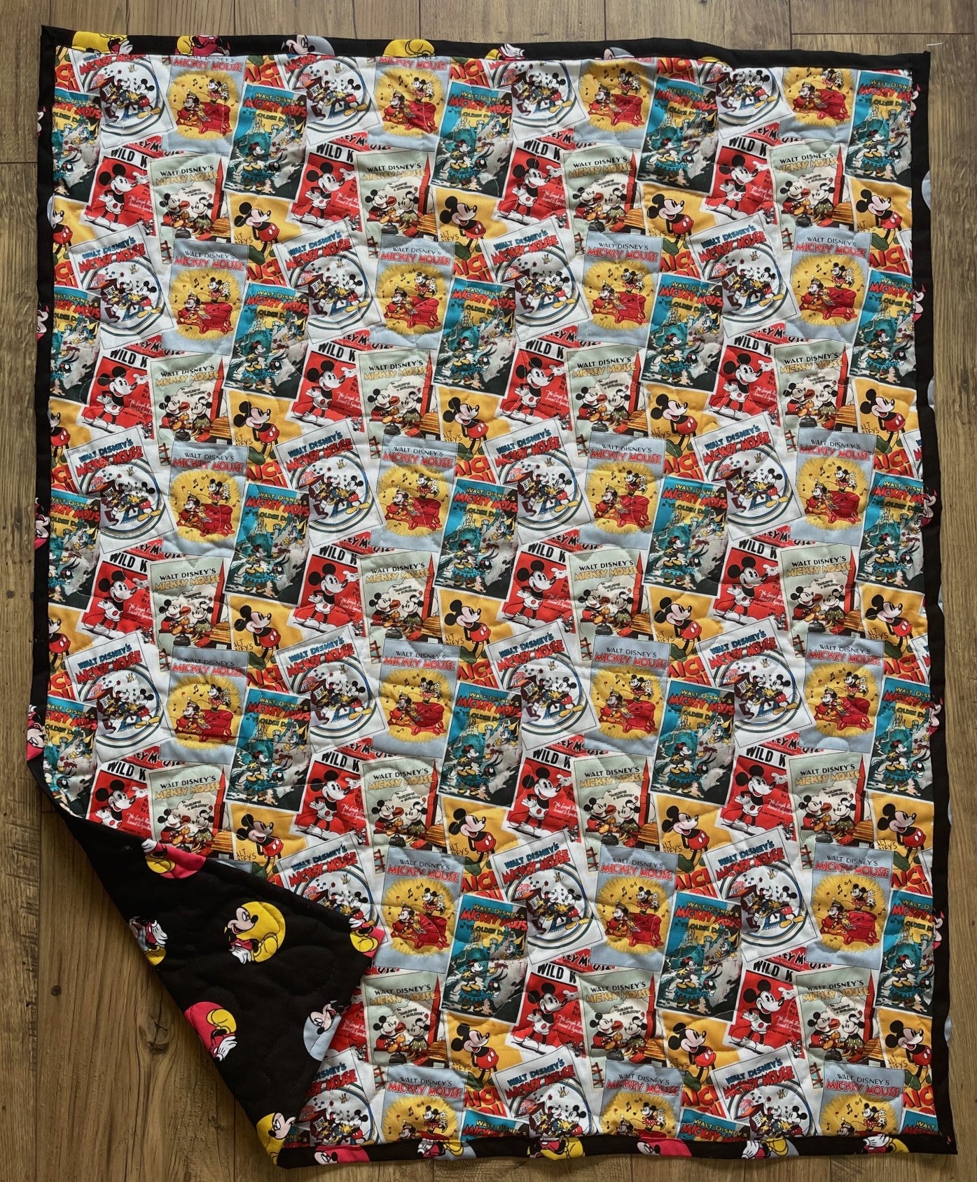 CLASSIC WALT DISNEY'S MICKEY MOUSE & MINNIE MOUSE POSTERS Inspired Quilted Blanket 36"x44"