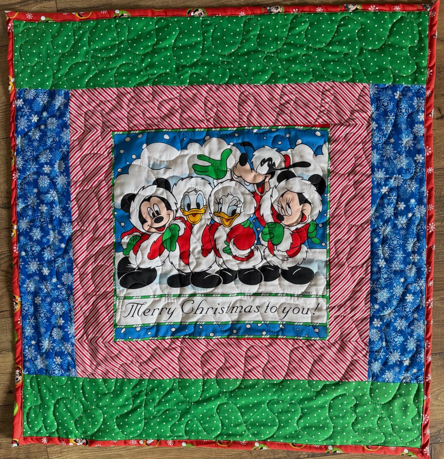MERRY CHRISTAMS WITH MICKEY MOUSE, DONALD DUCK, DAISY, GOOFY & MINNIE MOUSE POSTERS Inspired Quilted Blanket