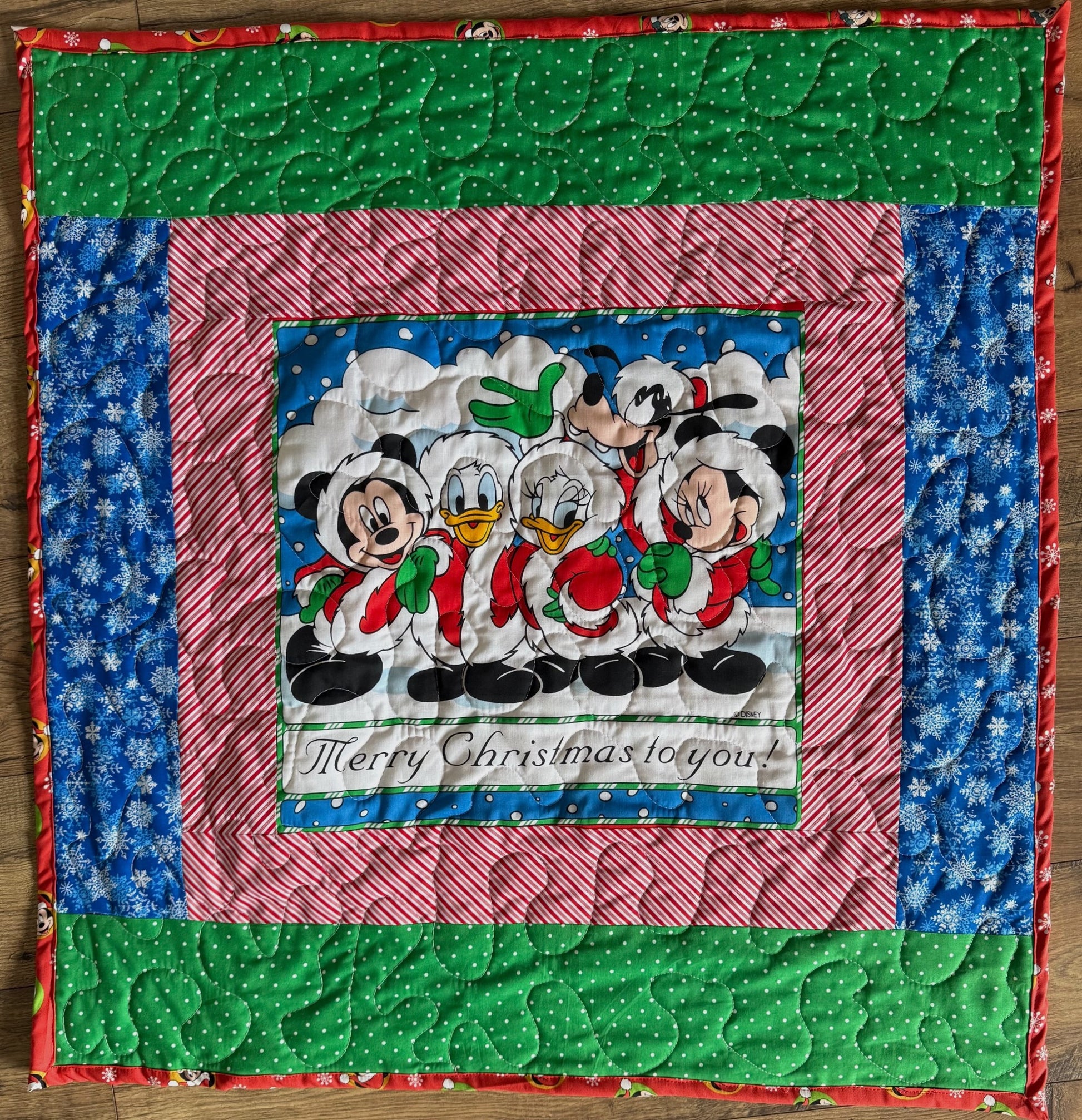 MERRY CHRISTAMS WITH MICKEY MOUSE, DONALD DUCK, DAISY, GOOFY & MINNIE MOUSE POSTERS Inspired Quilted Blanket