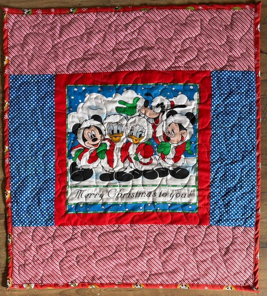 MERRY CHRISTAMS MICKEY MOUSE, DONALD DUCK, DAISY, GOOFY & MINNIE MOUSE POSTERS Inspired Quilted Blanket