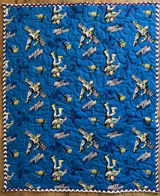 TOY STORY BUZZ LIGHTYEAR SPACE RANGER & ALIENS INSPIRED QUILTED BLANKET