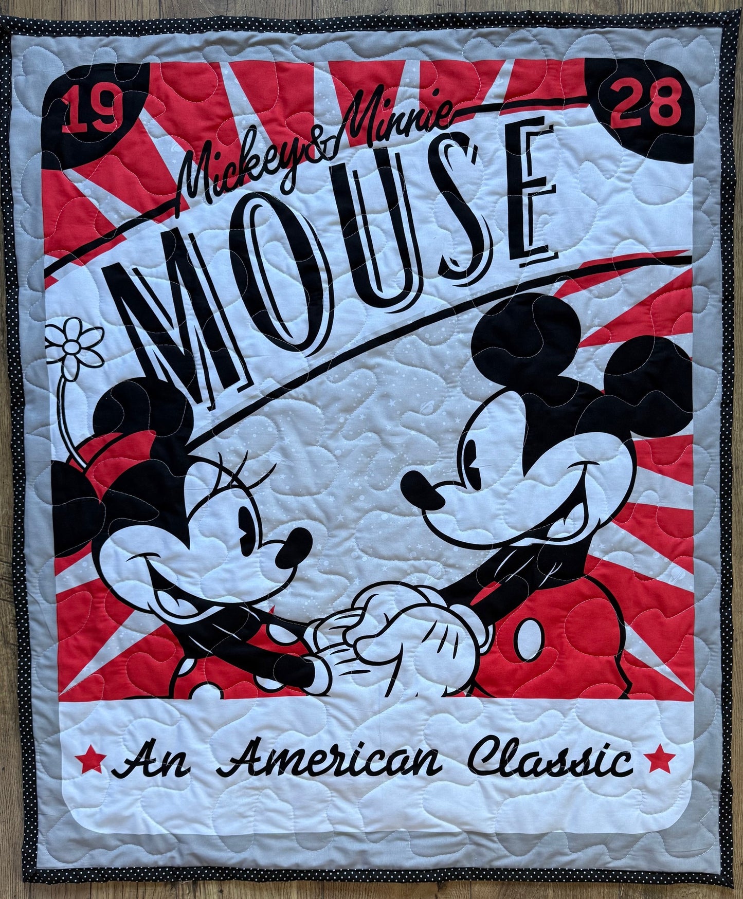 MICKEY MOUSE & MINNIE MOUSE 1928 AN AMERICAN CLASSIC QUILTED BLANKET