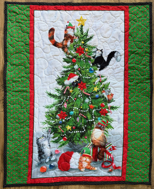 MEOWY CHRISTMAS CAT HAVING FUN IN THE CHRISTMAS TREE QUILTED BLANKET