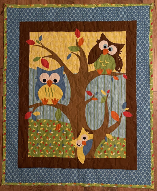 3 WISE OWLS QUILTED BLANKET WITH FLANNEL BACKING