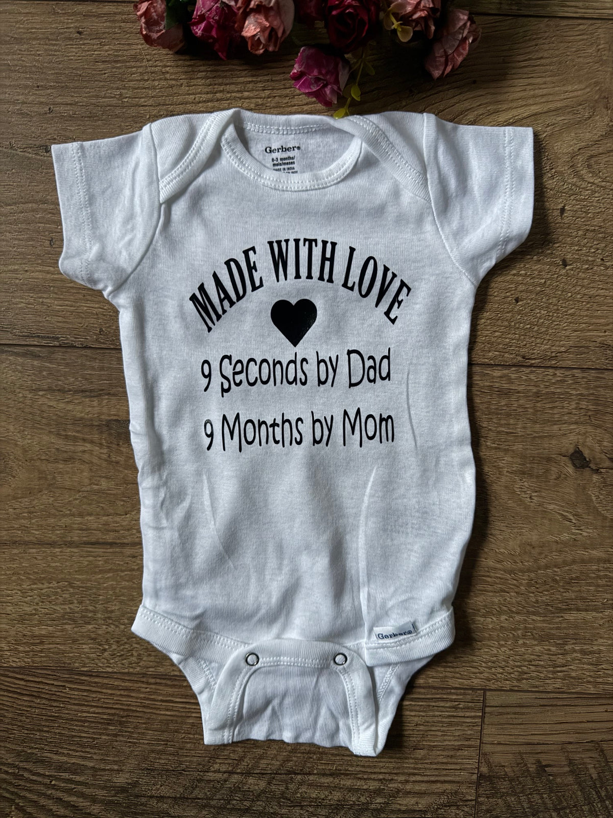MADE WITH LOVE 9 SECONDS BY DAD, 9 MONTHS BY MOM Boys & Girls Infant Baby Onesie Bodysuit One Piece Outfit