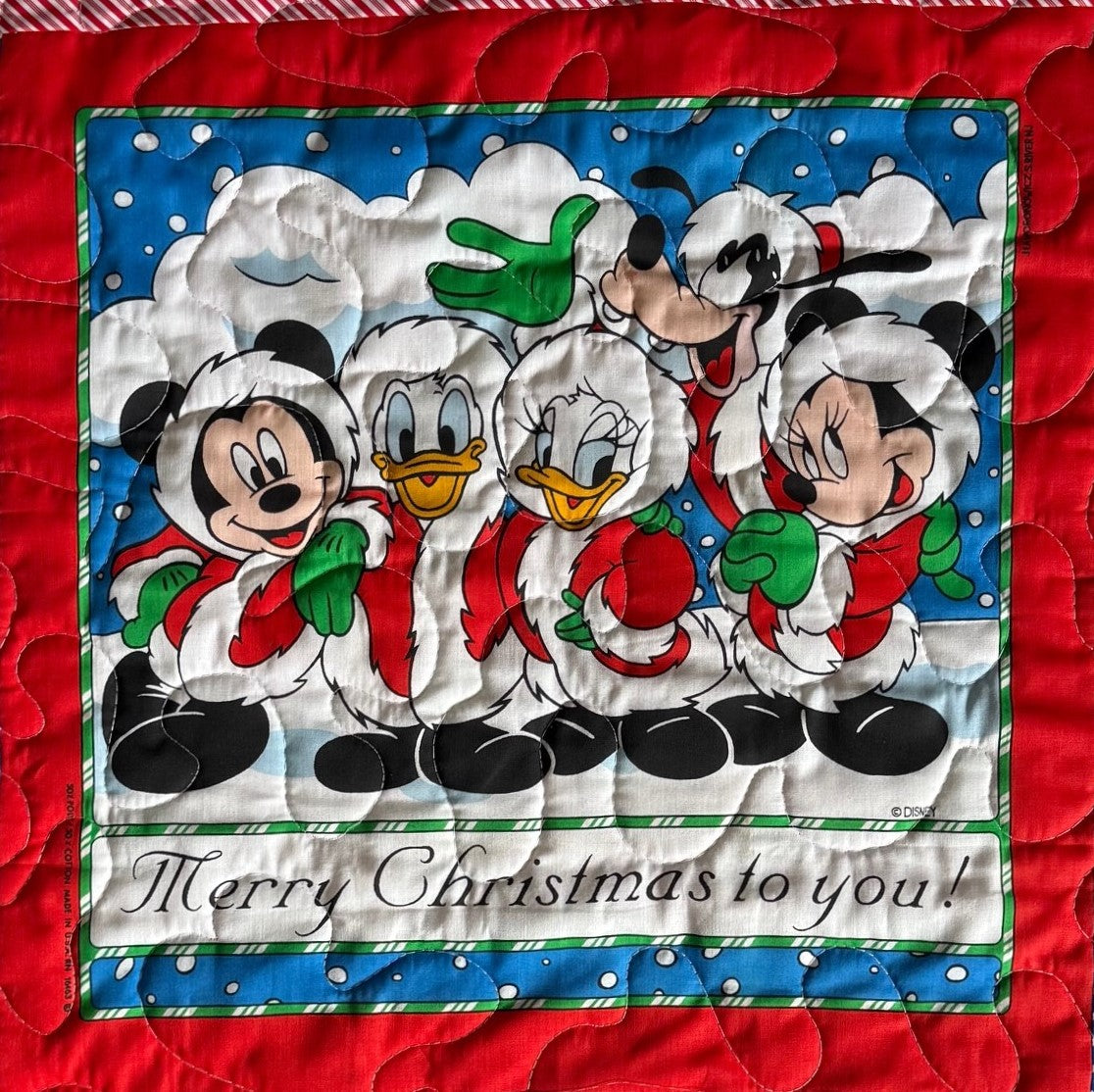 MERRY CHRISTAMS MICKEY MOUSE, DONALD DUCK, DAISY, GOOFY & MINNIE MOUSE POSTERS Inspired Quilted Blanket