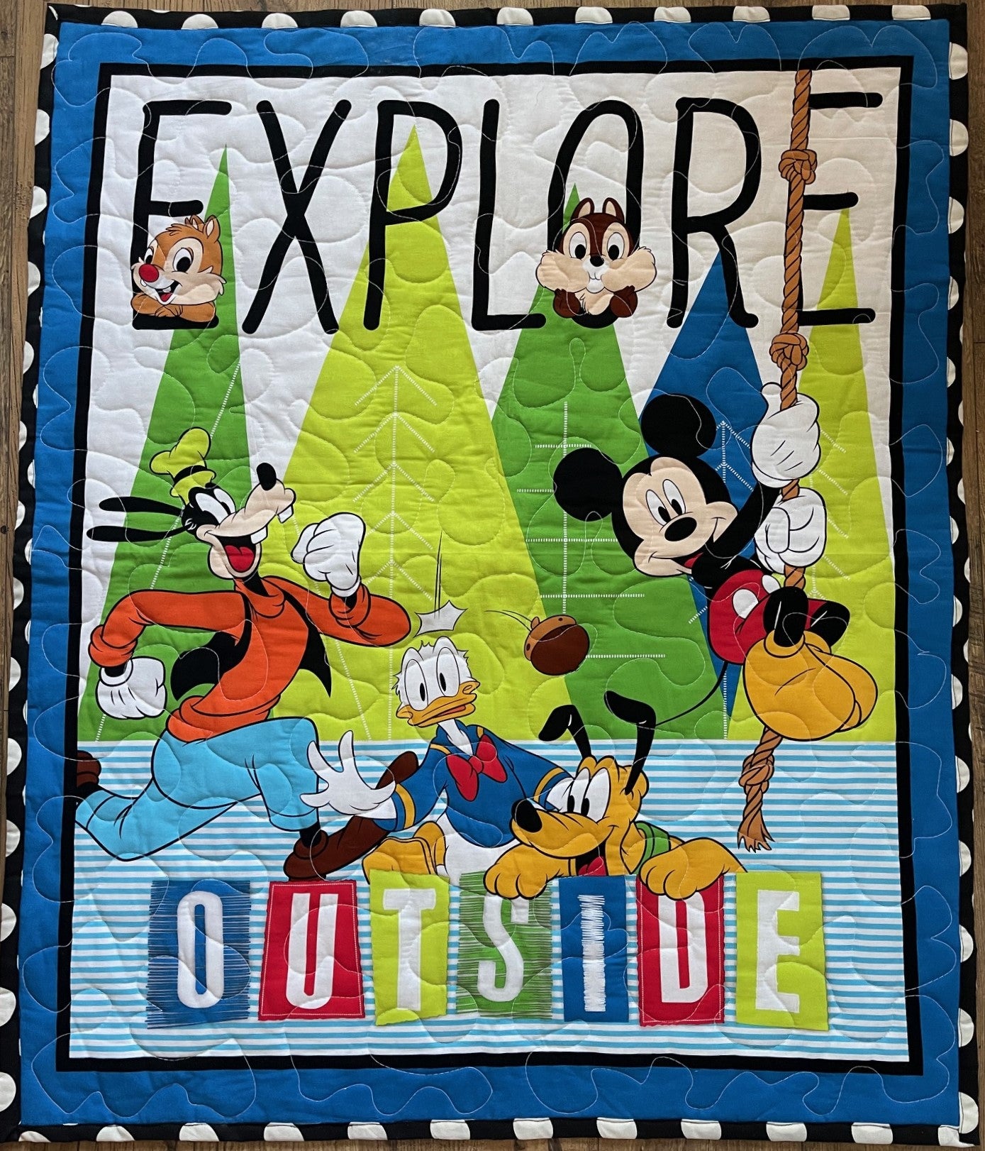 EXPLORE OUTSIDE MICKEY MOUSE, CHIP, DALE, PLUTO & GOOFY QUILTED BLANKET