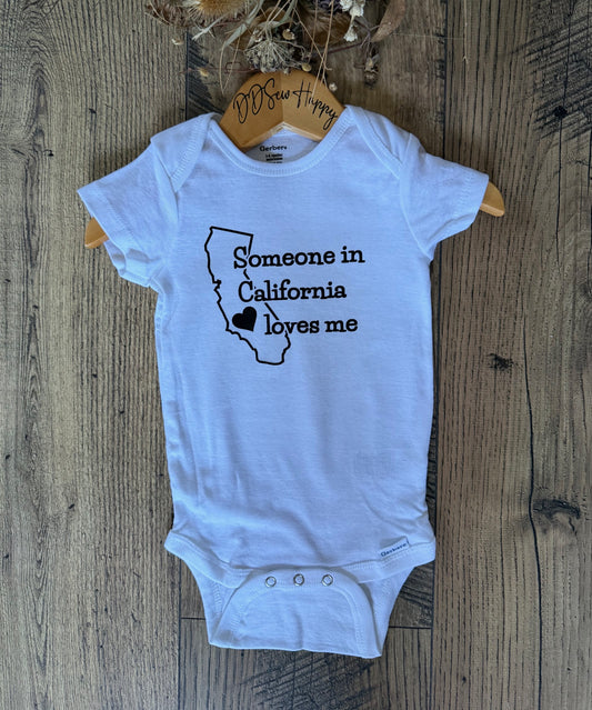 SOMEONE IN CALIFORNIA LOVES ME Boys & Girls Infant Baby Onesie Bodysuit One Piece Outfit