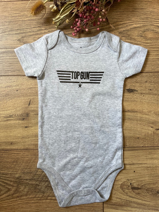 TOP GUN Military Boys & Girls Infant Funny Baby Onesie 6-9 MONTHS GRAY 1 AVAILABLE